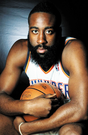 化身电竞少年，维尼修斯晒照准备在使命召唤中大展身手（维尼修斯晒照变身电竞少年，欲在《使命召唤》中大显身手）