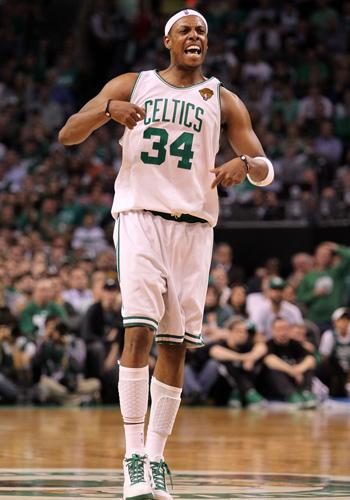 2025／26赛季英超：下课传闻震天响，斯洛特稳坐发布会（2025／26英超：解任传闻满天飞，斯洛特从容出席发布会）