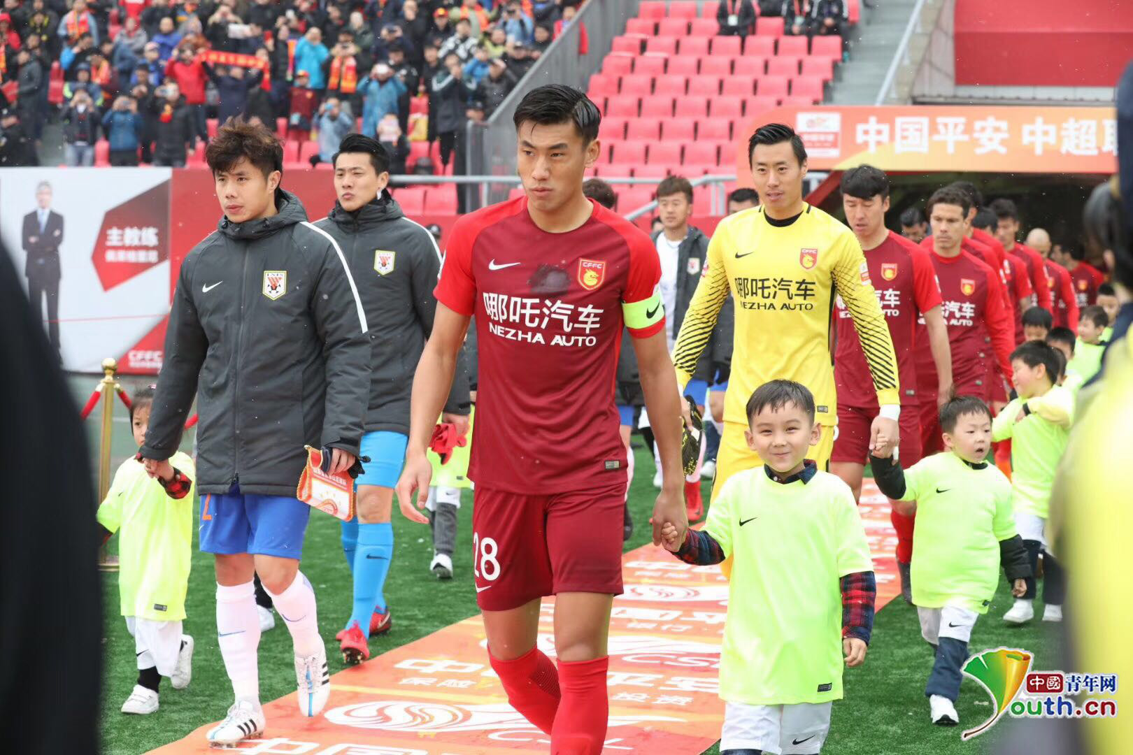 中国女足2-3苏格兰女足，张琳艳、吴澄舒互相传射，豪厄特吊射双响（中国女足2比3负于苏格兰：张琳艳、吴澄舒互传互射，豪厄特吊射梅开二度）