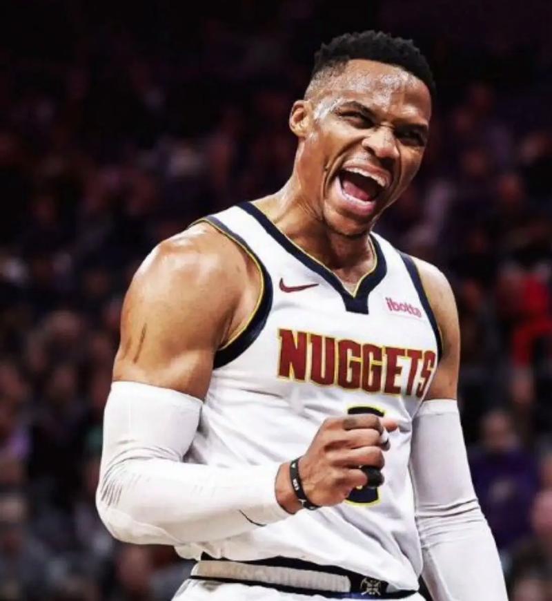 姐姐力挺C罗：他扛着葡萄牙20年，怎么会担心那些批评家？（C罗获姐姐声援：为葡萄牙拼搏20年，岂会在乎批评？）