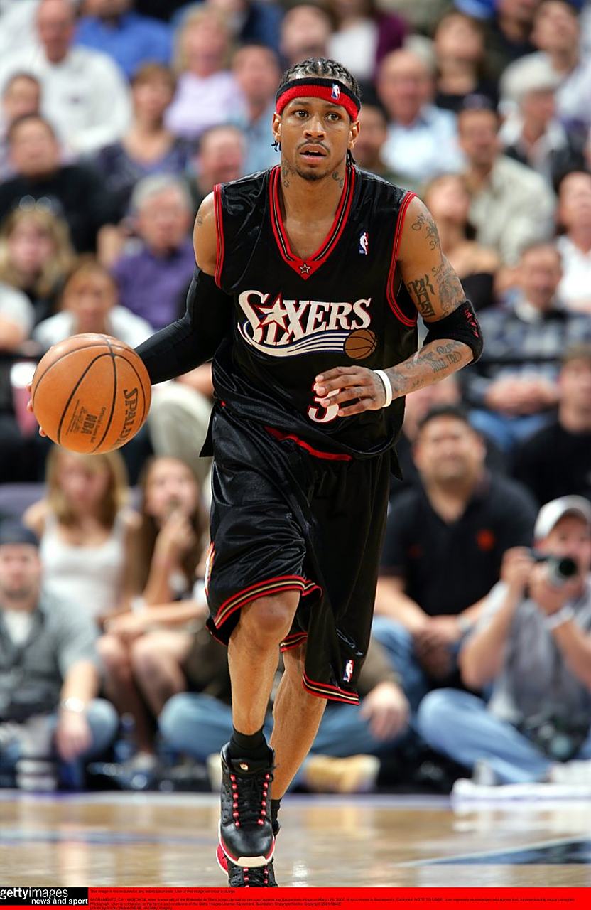 湖人的历史地位与现状分析（湖人队的历史底蕴与当下格局解读）