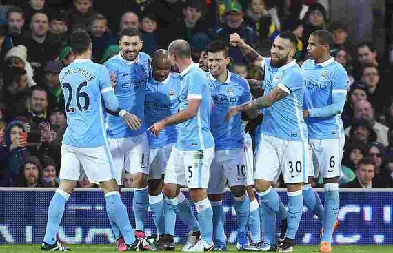 温馨！安东尼晒与孩子共度圣诞照片：圣诞快乐（暖心！安东尼晒与子女同庆圣诞合影，送上节日祝福）