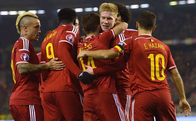 佛罗伦萨连续8场不胜，赛后哲科拿着扩音器与球迷沟通（佛罗伦萨八场不胜，哲科赛后持扩音器与球迷交流）